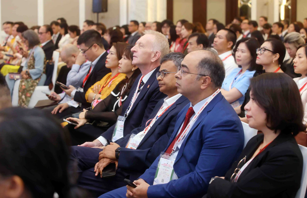 Tổng thống Guy Parmelin dự và phát biểu tại Diễn đàn Kinh tế Việt Nam - Thụy Sĩ 2026 - Ảnh 8. Tổng thống Guy Parmelin dự và phát biểu tại Diễn đàn Kinh tế Việt Nam - Thụy Sĩ 2026 - Ảnh 8.