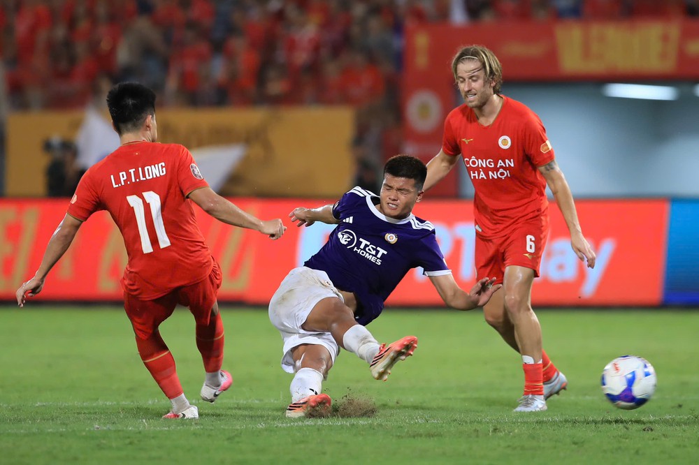 Hà Nội FC đánh thức cuộc đua vô địch - Ảnh 2. Hà Nội FC đánh thức cuộc đua vô địch - Ảnh 2.