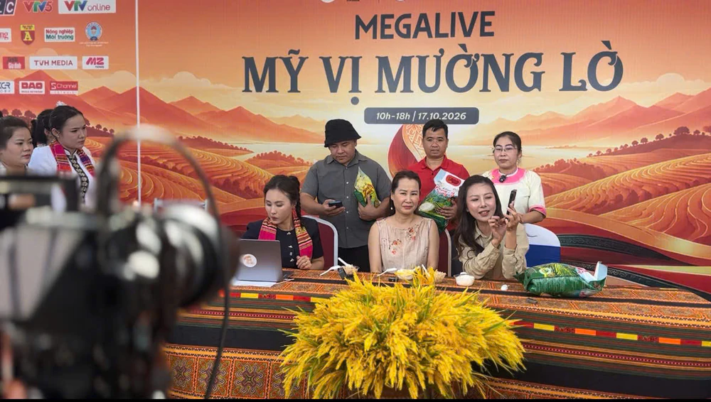 Cụ thể hóa Nghị quyết 57-NQ/TW- Diễn viên Việt Anh, Nhạc sĩ Giáng Son cùng đưa đặc sản Mường Lò lên không gian số - Ảnh 4. Cụ thể hóa Nghị quyết 57-NQ/TW- Diễn viên Việt Anh, Nhạc sĩ Giáng Son cùng đưa đặc sản Mường Lò lên không gian số - Ảnh 4.