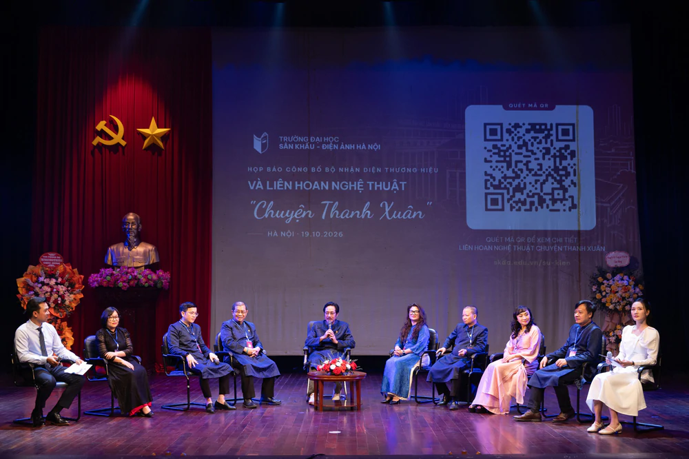 'Chuyện thanh xuân' kết nối tài năng trẻ Trường Đại học Sân khấu - Điện ảnh Hà Nội - Ảnh 2.