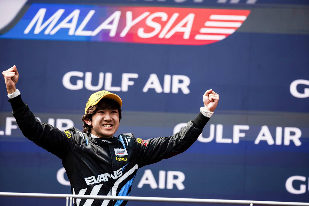 Lần đầu tiên Việt Nam có đại diện tranh tài tại Giải đua xe vô địch thế giới FIA F4 World Cup - Ảnh 3. Lần đầu tiên Việt Nam có đại diện tranh tài tại Giải đua xe vô địch thế giới FIA F4 World Cup - Ảnh 3.