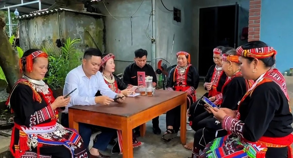 Triển khai Nghị quyết 57-NQ/TW: Bà con dạy nhau công nghệ, đưa đặc sản lên sàn số - Ảnh 8.