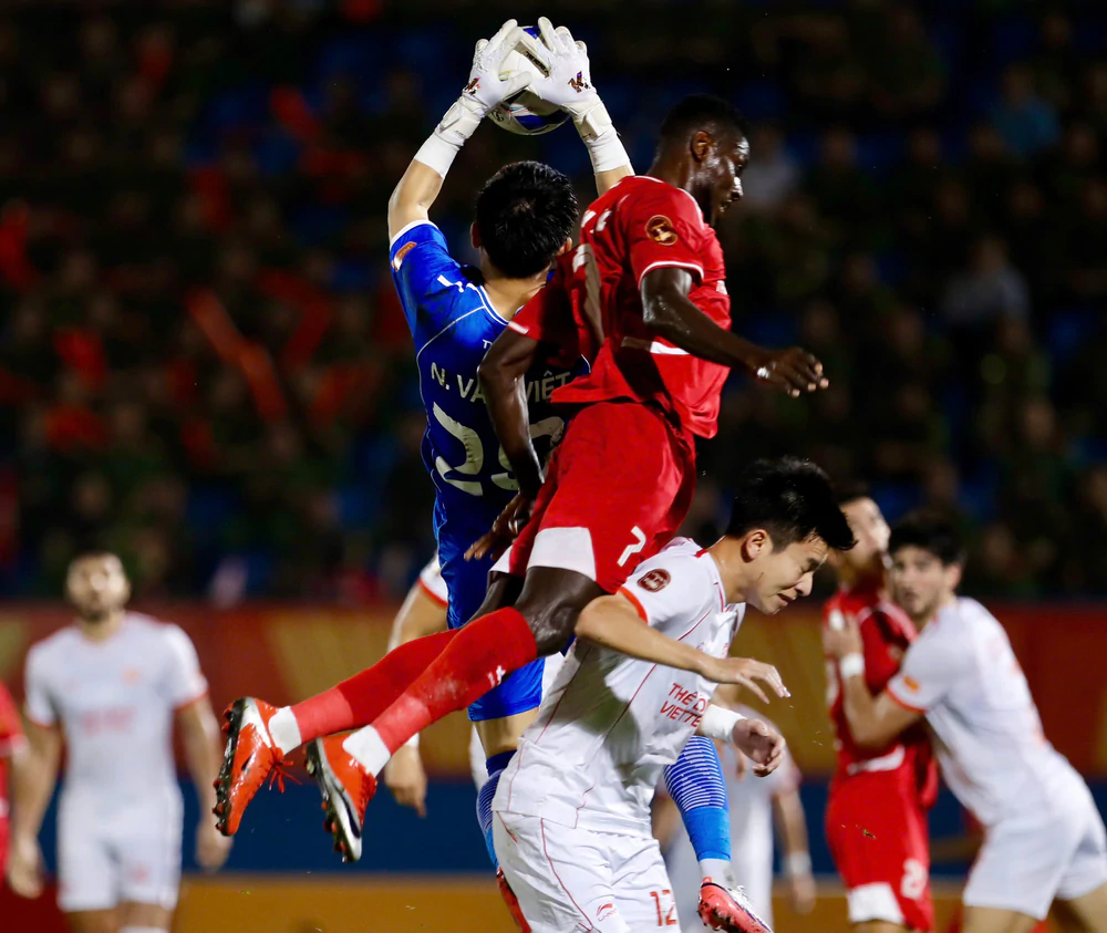 TRỰC TIẾP bóng đá Công An TPHCM vs Thể Công (0-0, hết hiệp 1): Vẫn chưa có bàn thắng - Ảnh 6. TRỰC TIẾP bóng đá Công An TPHCM vs Thể Công (0-0, hết hiệp 1): Vẫn chưa có bàn thắng - Ảnh 6.