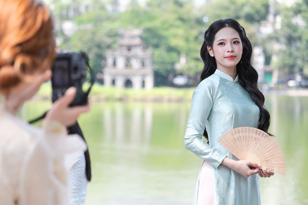 Dự báo thời tiết ngày 20/10: Bắc Bộ ngày nắng, Nam Bộ mưa dông cục bộ - Ảnh 1.