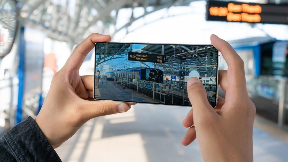 Đặt Galaxy S25 Ultra cạnh Xiaomi 15 Ultra: Samsung hay Xiaomi đang chiếm ưu thế? - Ảnh 2. Đặt Galaxy S25 Ultra cạnh Xiaomi 15 Ultra: Samsung hay Xiaomi đang chiếm ưu thế? - Ảnh 2.