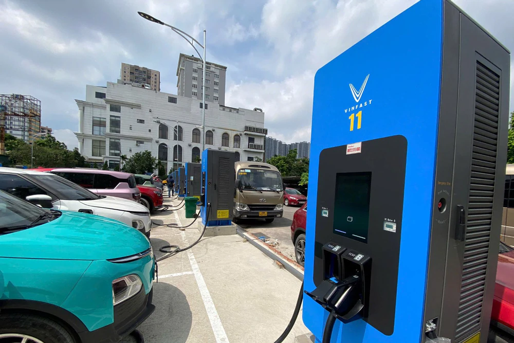 Xe điện VinFast thành "cần câu cơm" đắc lực, bác tài chạy hơn 160.000 km vẫn khen hết lời - Ảnh 2. Xe điện VinFast thành "cần câu cơm" đắc lực, bác tài chạy hơn 160.000 km vẫn khen hết lời - Ảnh 2.