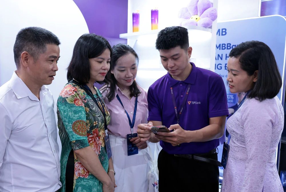 Làn sóng giảm lãi suất lan rộng, có nơi ưu đãi trên 2%/năm - Ảnh 2. Làn sóng giảm lãi suất lan rộng, có nơi ưu đãi trên 2%/năm - Ảnh 2.
