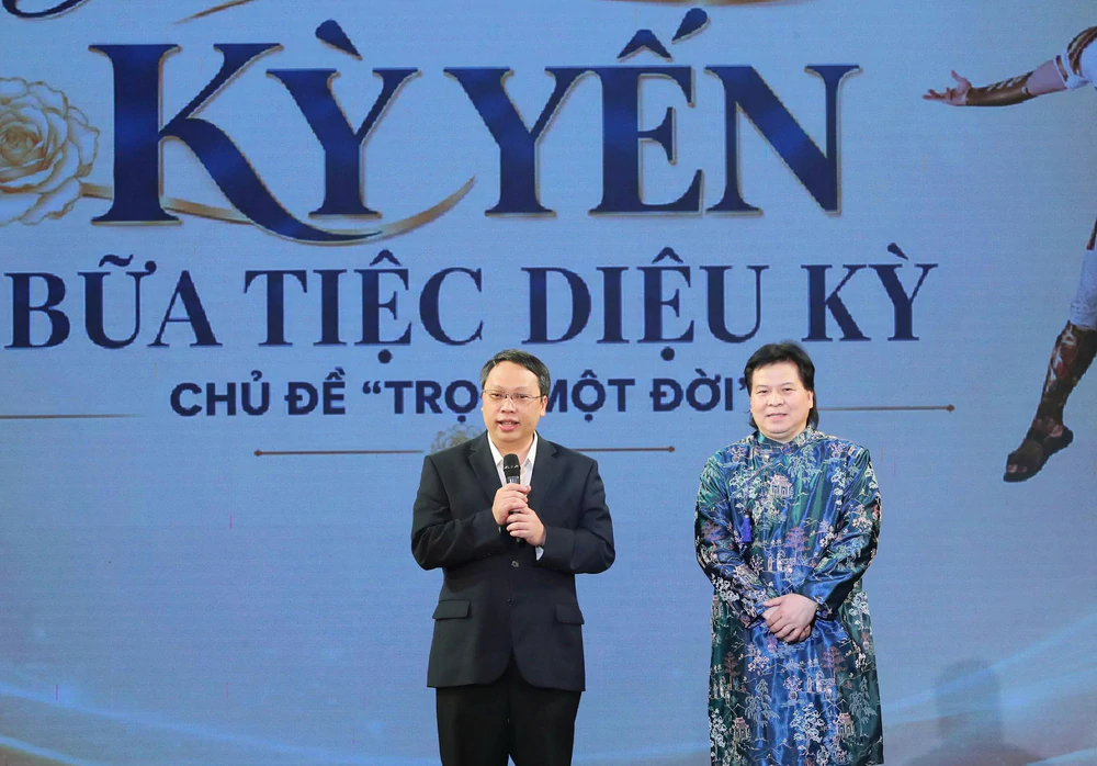 'Kỳ yến – Bữa tiệc diệu kỳ': Khi công nghệ nâng tầm sáng tạo cho nghệ thuật biểu diễn - Ảnh 1. 'Kỳ yến – Bữa tiệc diệu kỳ': Khi công nghệ nâng tầm sáng tạo cho nghệ thuật biểu diễn - Ảnh 1.