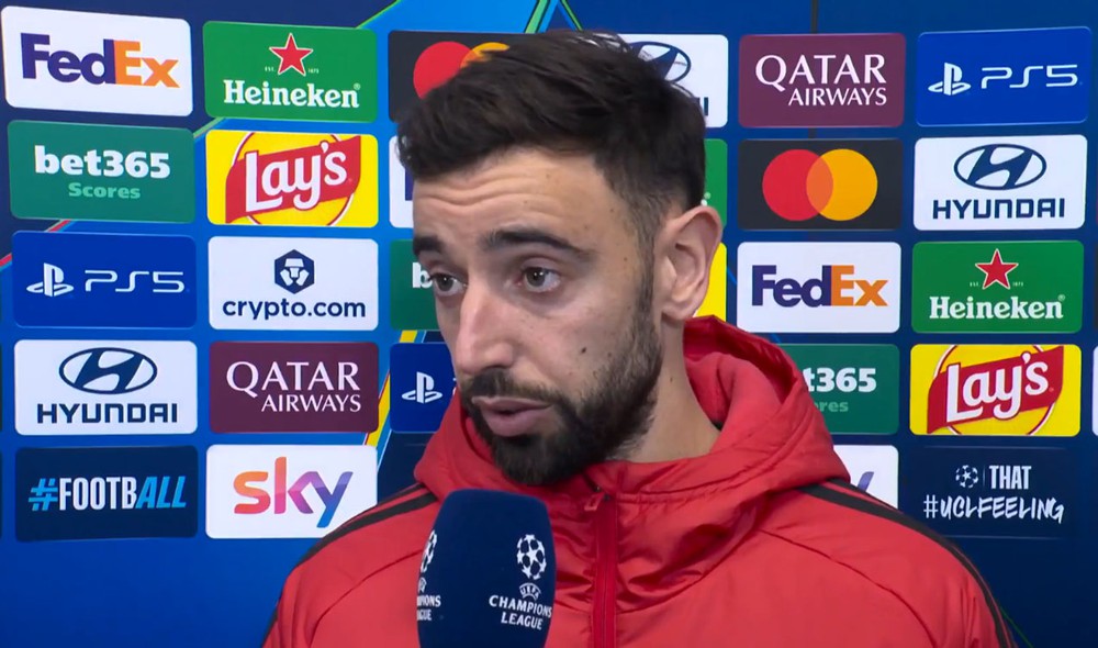 MU dậy sóng: Bruno Fernandes công khai chỉ trích Carrick, không thèm bắt tay khi bị thay ra - Ảnh 1.