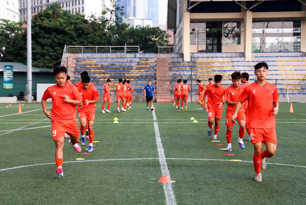 Xem trực tiếp bóng đá U15 Việt Nam vs U15 Bosnia ở đâu? Kênh nào của Việt Nam trực tiếp? - Ảnh 1. Xem trực tiếp bóng đá U15 Việt Nam vs U15 Bosnia ở đâu? Kênh nào của Việt Nam trực tiếp? - Ảnh 1.