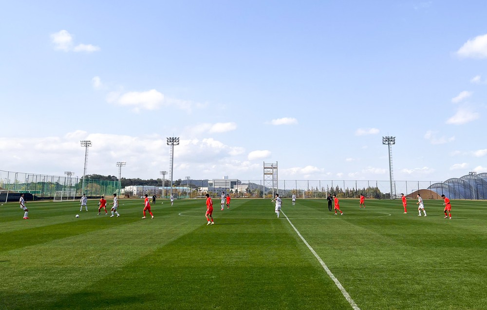 U17 Việt Nam thua đậm đội bóng Hàn Quốc trước thềm World Cup 2026 - Ảnh 1. U17 Việt Nam thua đậm đội bóng Hàn Quốc trước thềm World Cup 2026 - Ảnh 1.
