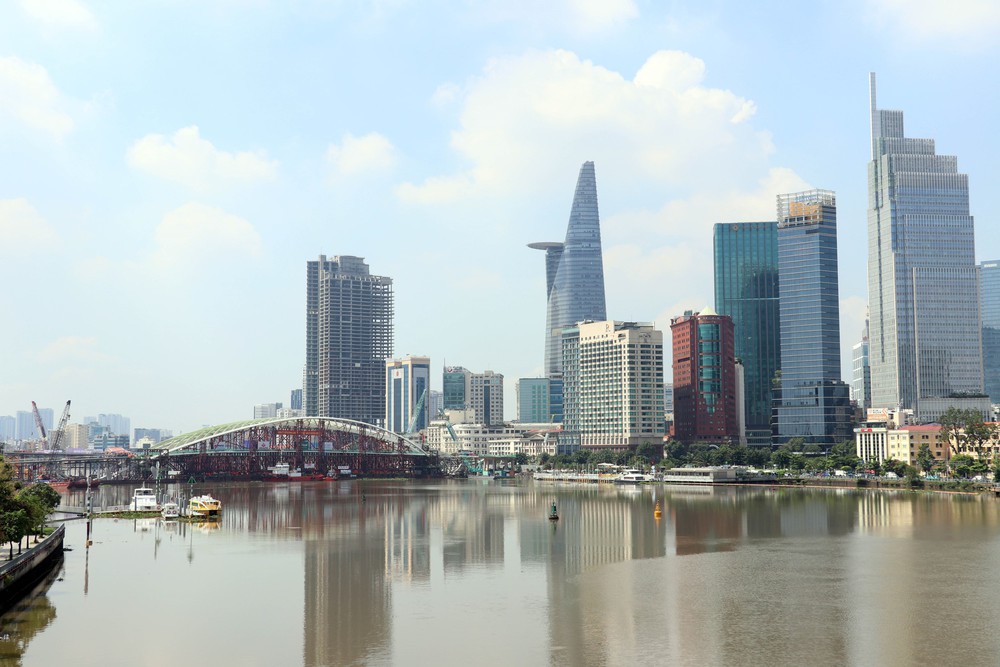 Hợp long cầu đi bộ qua sông Sài Gòn - Ảnh 1.