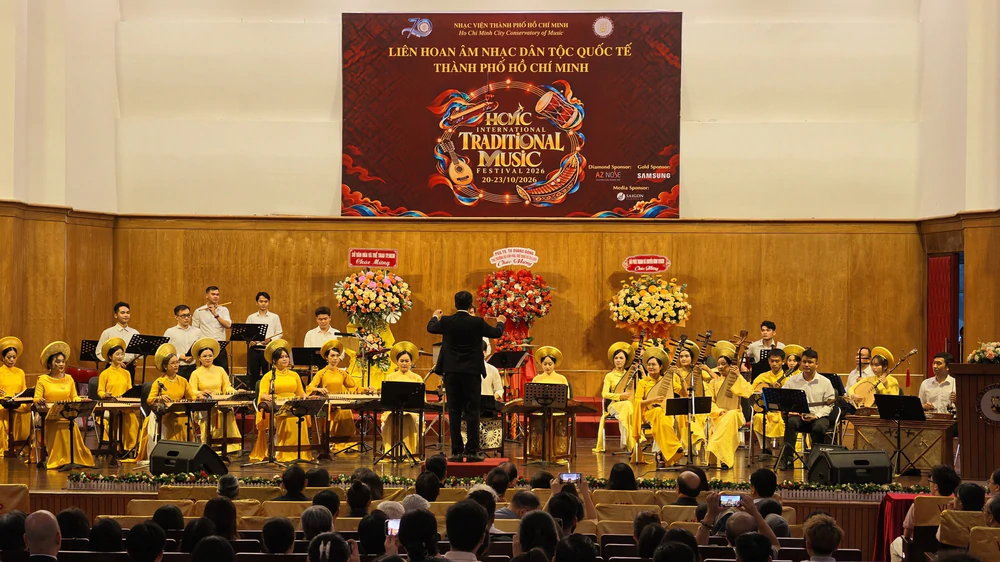 "Giai điệu phương Đông" kết nối các nền âm nhạc truyền thống - Ảnh 3. "Giai điệu phương Đông" kết nối các nền âm nhạc truyền thống - Ảnh 3.