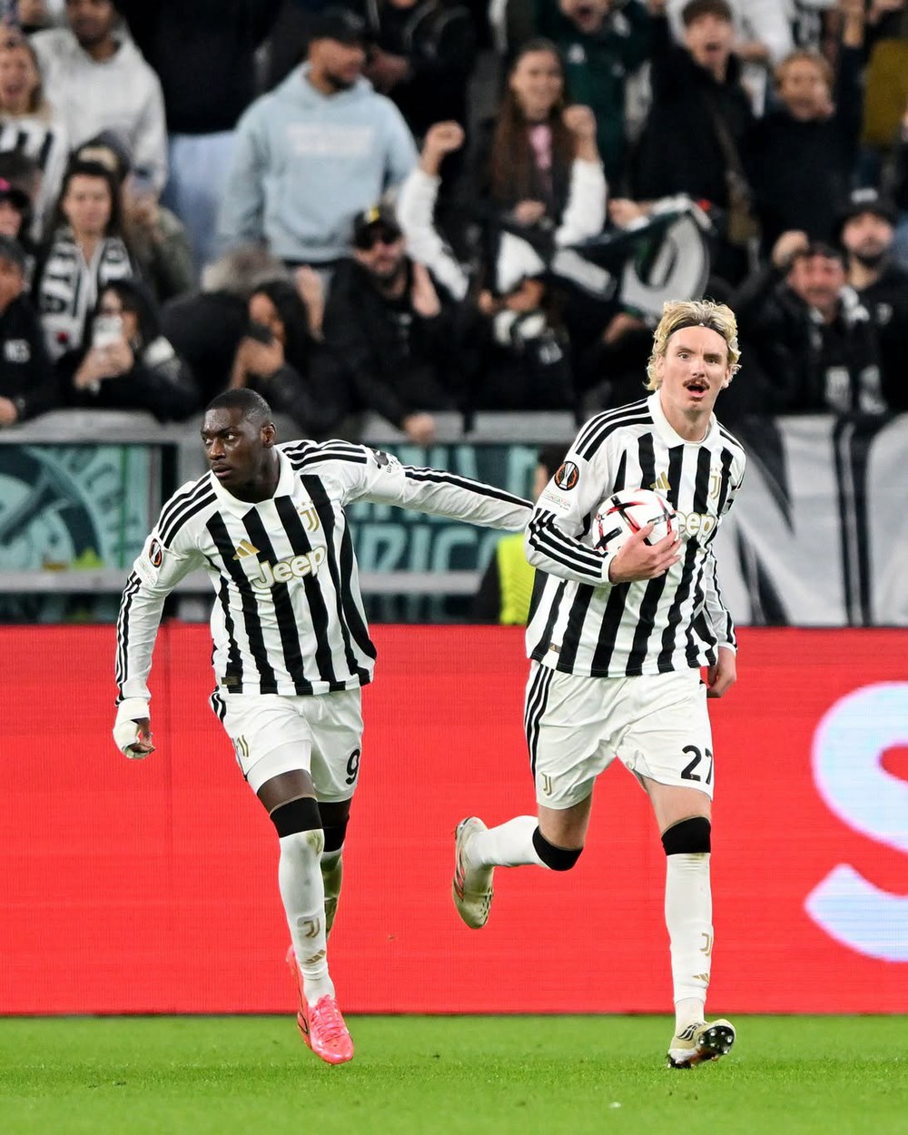 VAR từ chối bàn thắng phút 88, Juventus đánh rơi chiến thắng ở Europa League - Ảnh 2. VAR từ chối bàn thắng phút 88, Juventus đánh rơi chiến thắng ở Europa League - Ảnh 2.