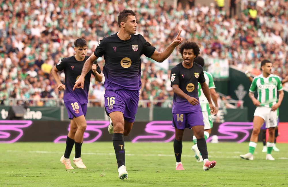 Rodri: Kẻ ngoài cuộc vĩ đại của Kinh điển - Ảnh 1. Rodri: Kẻ ngoài cuộc vĩ đại của Kinh điển - Ảnh 1.