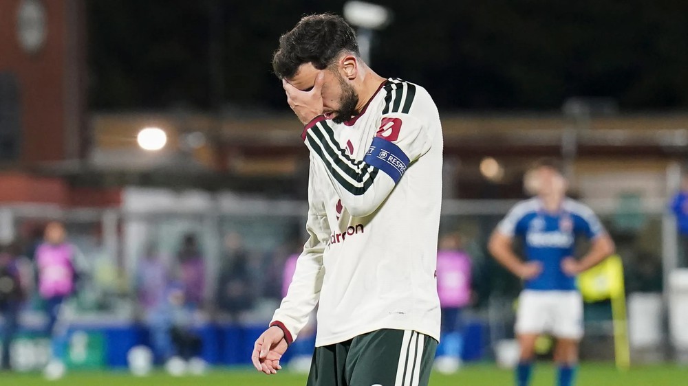 Bruno Fernandes Công Khai Chỉ Trích Hlv Carrick: Kẻ Trốn Tránh Trách Nhiệm - Ảnh 1.