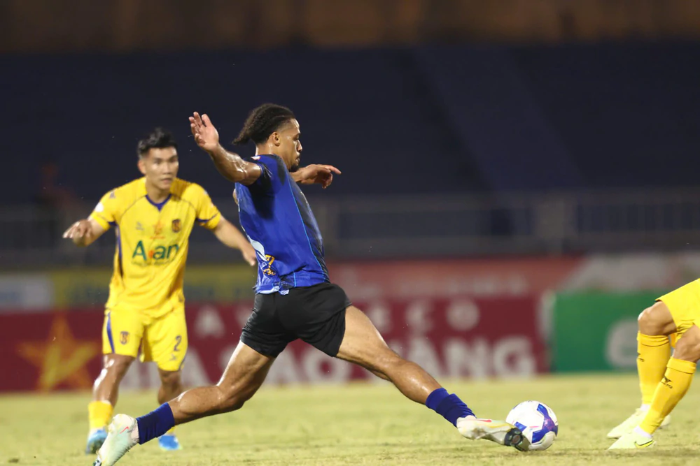 Lịch thi đấu bóng đá hôm nay 23/10: Trực tiếp HAGL vs SLNA, Thể Công Viettel vs Bắc Ninh - Ảnh 1.