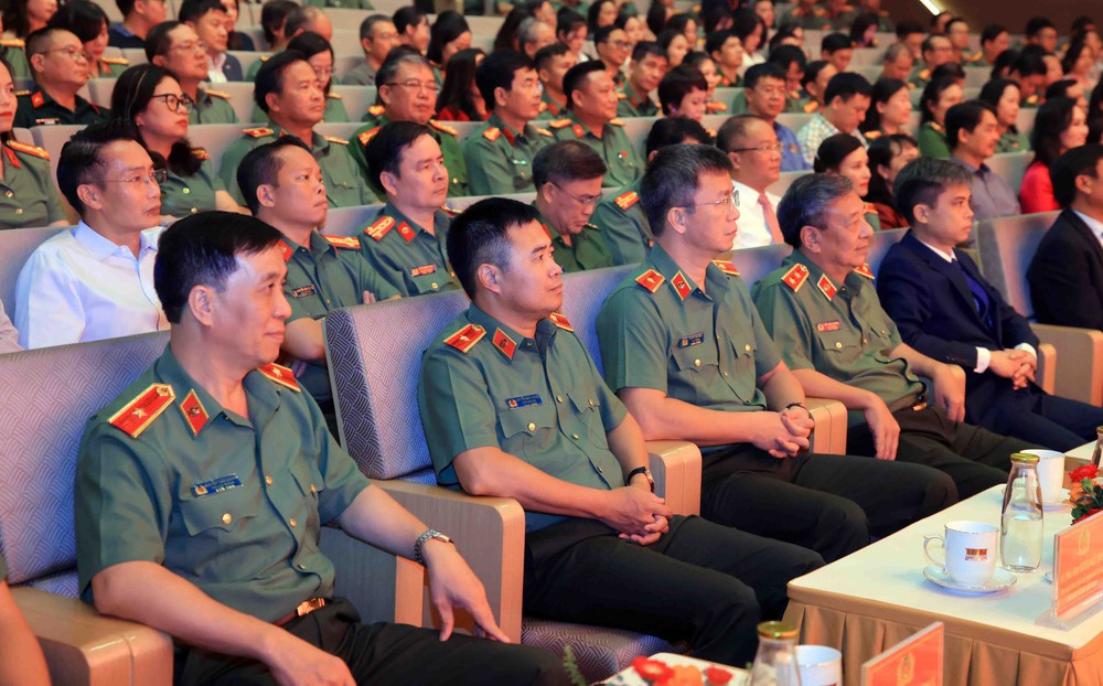 Khai mạc Liên hoan Truyền hình, Phát thanh, Điện ảnh CAND lần thứ 15 - Ảnh 3.