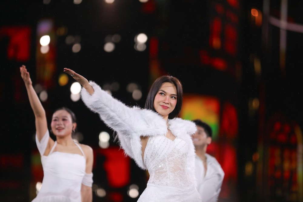 Mỹ Tâm và sức hút bền bỉ của một "thương hiệu âm nhạc" - Ảnh 3. Mỹ Tâm và sức hút bền bỉ của một "thương hiệu âm nhạc" - Ảnh 3.