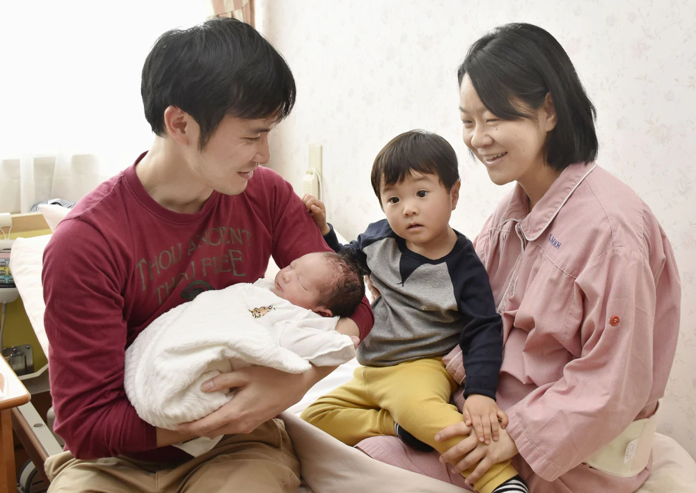 Sinh con ngoài 40 tuổi - y học phát triển nhưng khó vượt qua giới hạn sinh học - Ảnh 1. Sinh con ngoài 40 tuổi - y học phát triển nhưng khó vượt qua giới hạn sinh học - Ảnh 1.