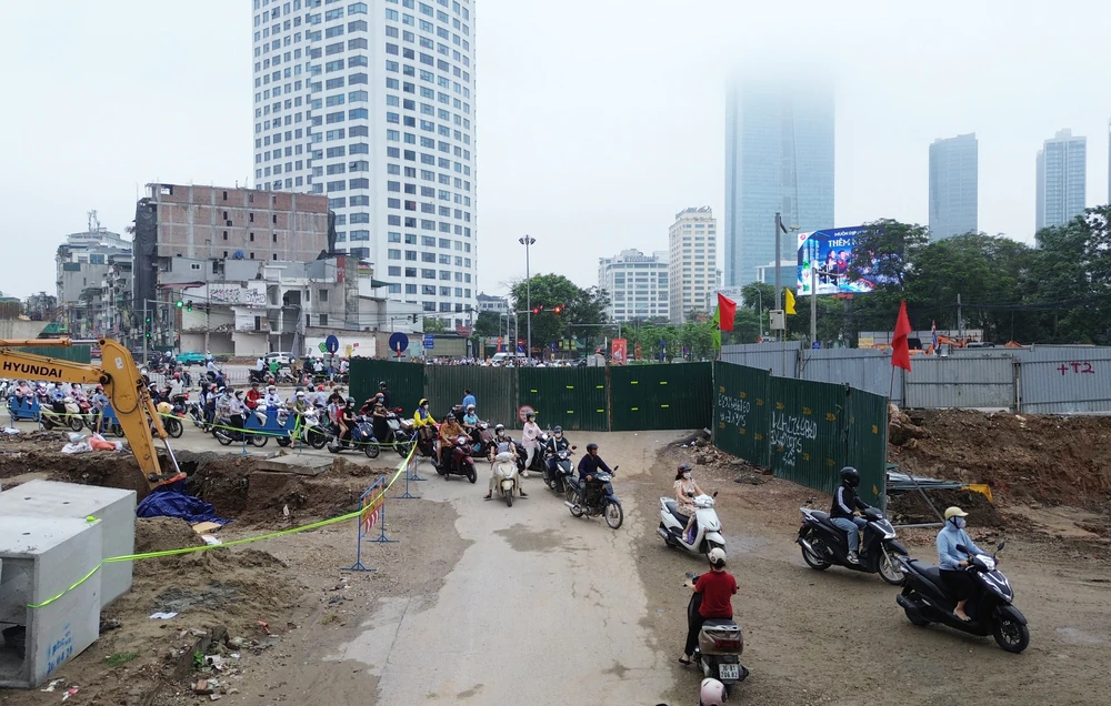 Hà Nội: Công khai 62 vị trí rào chắn thi công, khuyến cáo người dân chủ động lộ trình - Ảnh 2. Hà Nội: Công khai 62 vị trí rào chắn thi công, khuyến cáo người dân chủ động lộ trình - Ảnh 2.