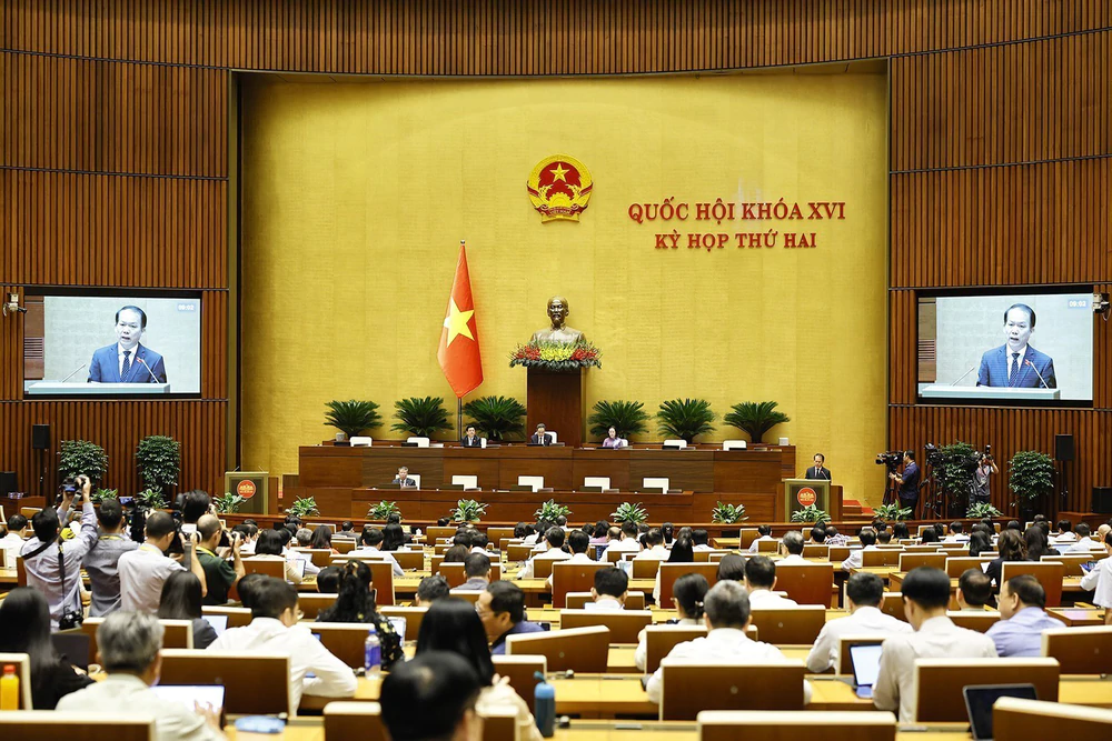 Quốc hội nghe trình bày tờ trình về 5 dự án luật - Ảnh 5. Quốc hội nghe trình bày tờ trình về 5 dự án luật - Ảnh 5.
