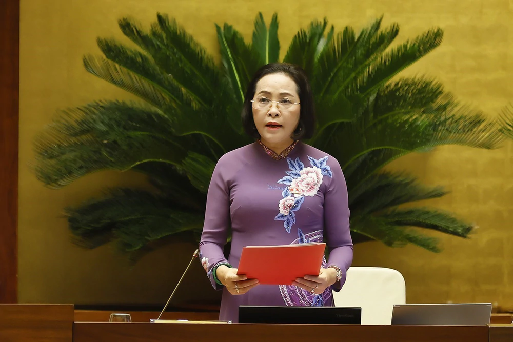 Quốc hội nghe trình bày tờ trình về 5 dự án luật - Ảnh 3. Quốc hội nghe trình bày tờ trình về 5 dự án luật - Ảnh 3.