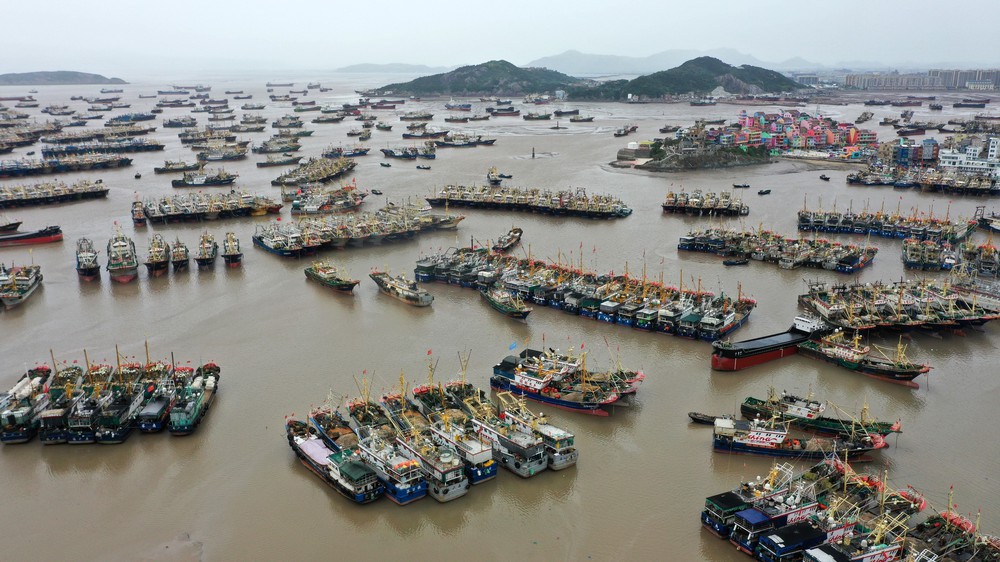 Trung Quốc: Hơn 500 người bị thương do bão Champi - Ảnh 1.