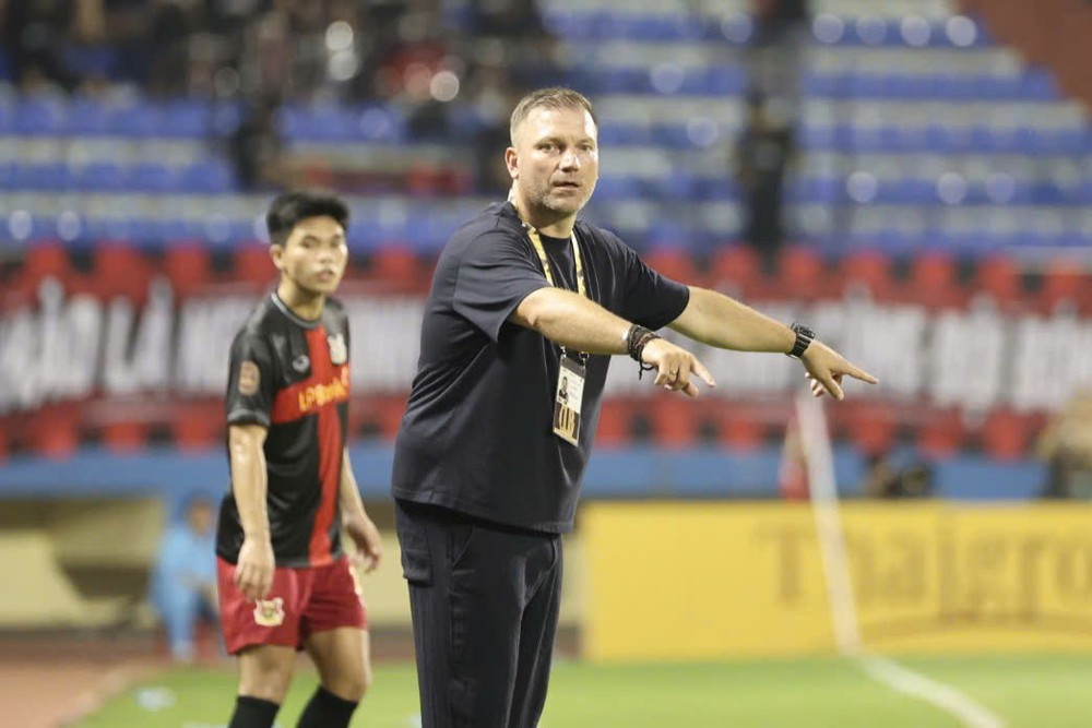 CLB Công an TP.HCM nổi lên như "ngựa ô" V-League - Ảnh 1. CLB Công an TP.HCM nổi lên như "ngựa ô" V-League - Ảnh 1.