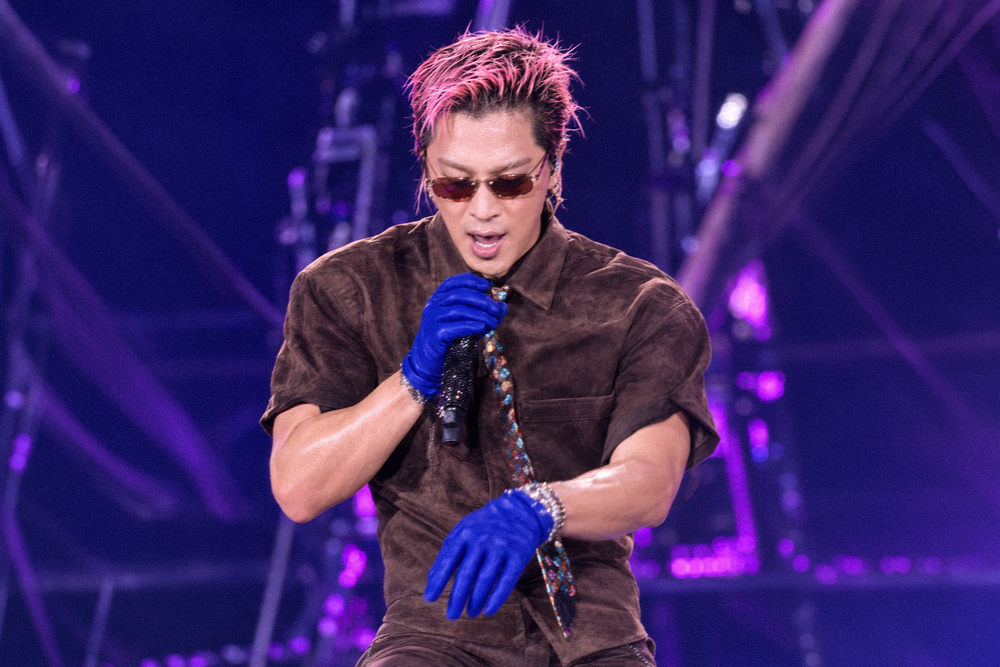 Concert BIGBANG Hà Nội: G-DRAGON đập guitar, TAEYANG hô "Việt Nam vô địch", 45.000 V.I.P hát vang thanh xuân - Ảnh 4. Concert BIGBANG Hà Nội: G-DRAGON đập guitar, TAEYANG hô "Việt Nam vô địch", 45.000 V.I.P hát vang thanh xuân - Ảnh 4.