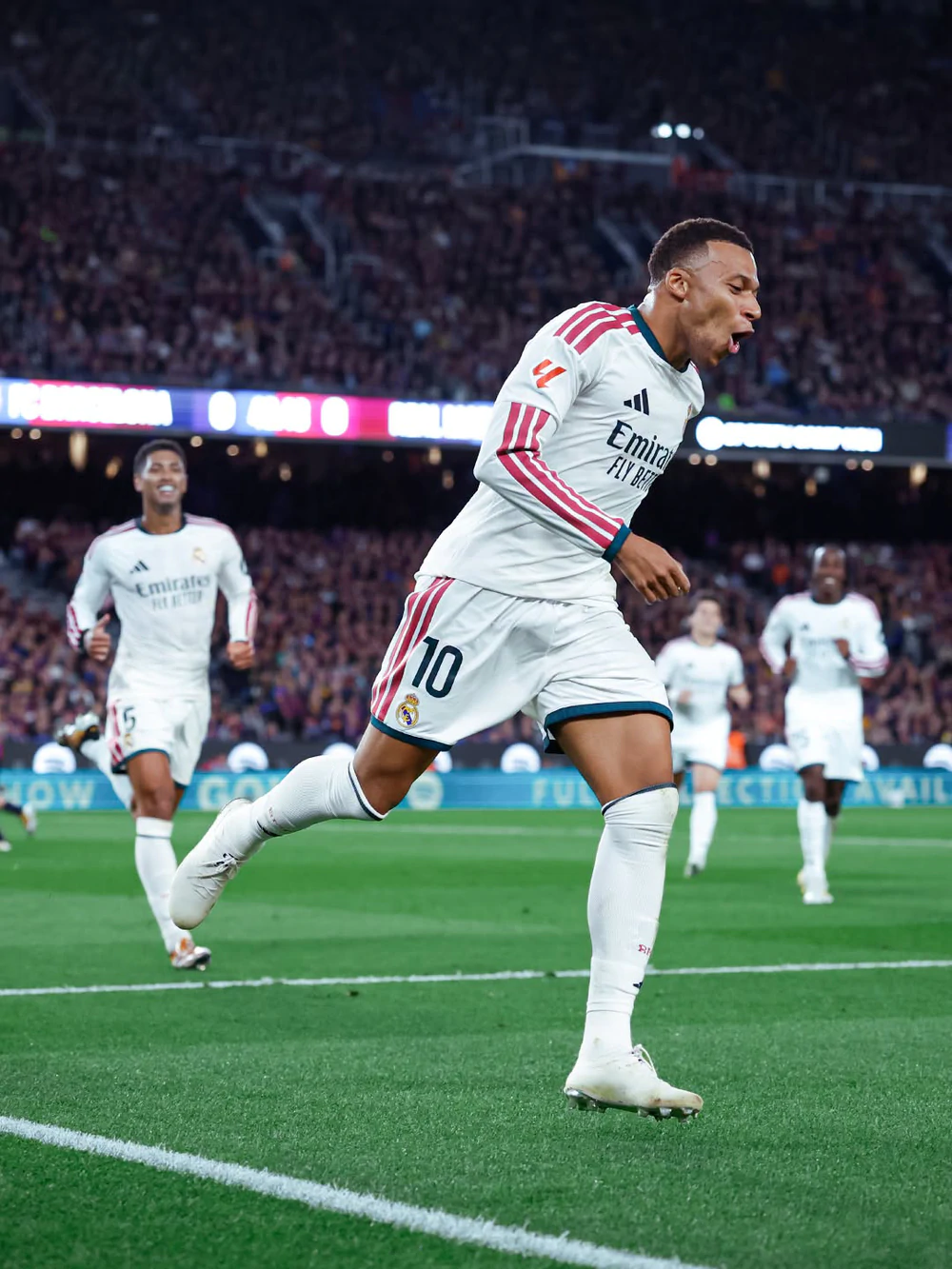 Báo Tây Ban Nha: 'Mbappe Hay Nhất Thế Giới Sau Cú Đúp Vào Lưới Barcelona, Xứng Đáng Giành Quả Bóng Vàng' - Ảnh 1.