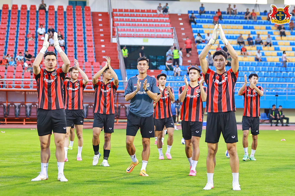 TRỰC TIẾP bóng đá Ninh Bình vs CA TPHCM 18h00 hôm nay: Hoàng Đức đá chính, Tài Lộc chưa thể ra sân - Ảnh 1.