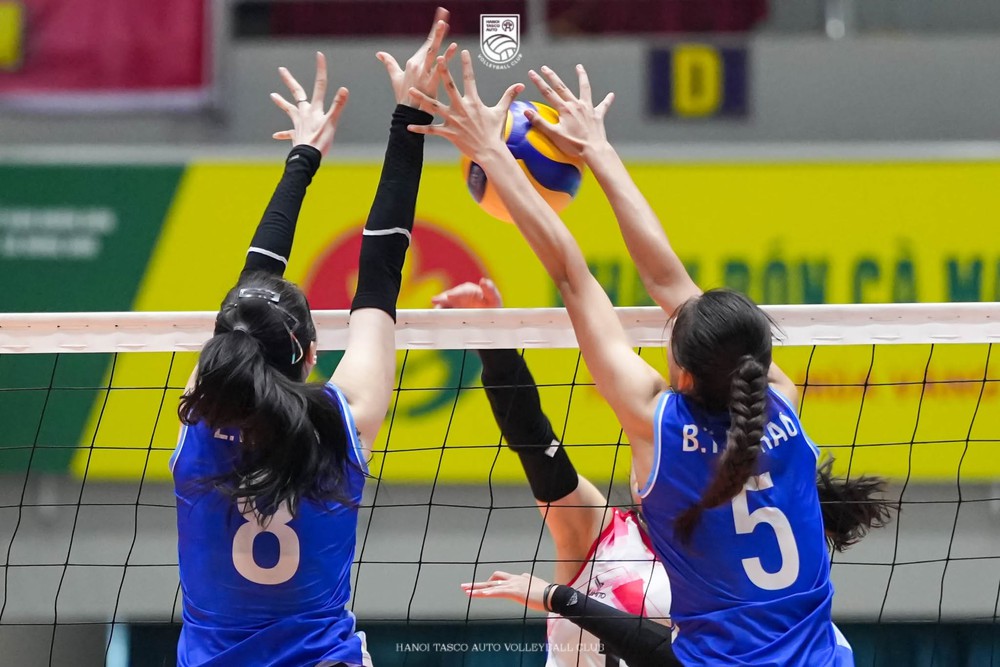 Nâng cấp Giải bóng chuyền VĐQG thành một hệ thống League chuyên nghiệp là hướng đi đáng được quan tâm nếu bóng chuyền Việt Nam muốn phát triển bền vững. Ảnh: CLB Hà Nội Tasco Auto Nâng cấp Giải bóng chuyền VĐQG thành một hệ thống League chuyên nghiệp là hướng đi đáng được quan tâm nếu bóng chuyền Việt Nam muốn phát triển bền vững. Ảnh: CLB Hà Nội Tasco Auto