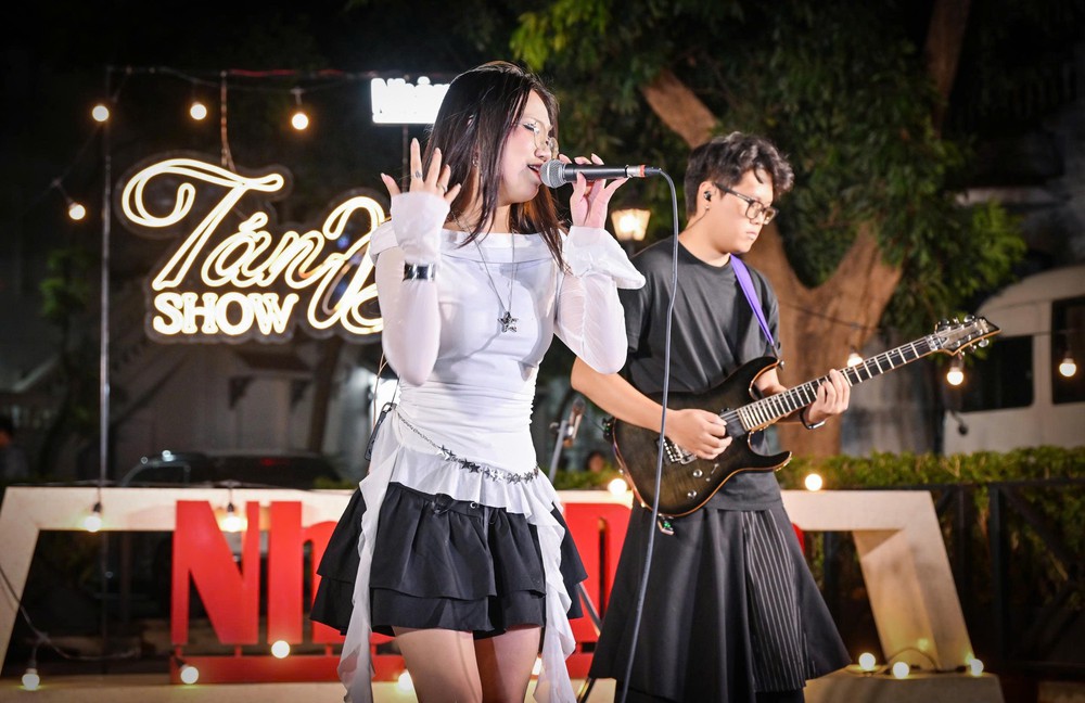 Thanh âm 'Tán Đa Show' tháng 10 tôn vinh người phụ nữ Việt Nam - Ảnh 1. Thanh âm 'Tán Đa Show' tháng 10 tôn vinh người phụ nữ Việt Nam - Ảnh 1.