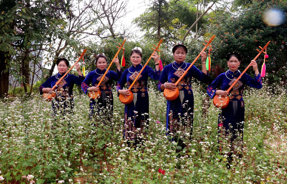 Giữ an toàn trên những cung đường mùa hoa tam giác mạch - Ảnh 3.