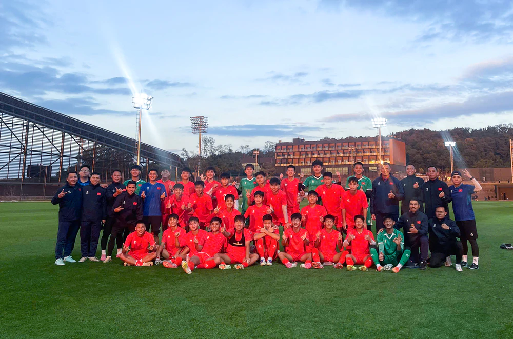 U17 Việt Nam thắng tưng bừng 5-0 trên đất Hàn Quốc - Ảnh 1. U17 Việt Nam thắng tưng bừng 5-0 trên đất Hàn Quốc - Ảnh 1.