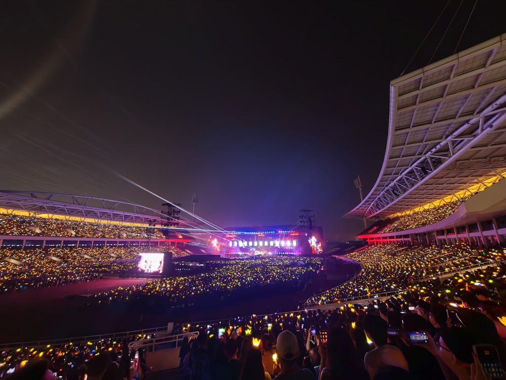 Concert Bigbang thu hút khoảng 90.000 lượt khán giả trong nước và quốc tế - Ảnh 1. Concert Bigbang thu hút khoảng 90.000 lượt khán giả trong nước và quốc tế - Ảnh 1.