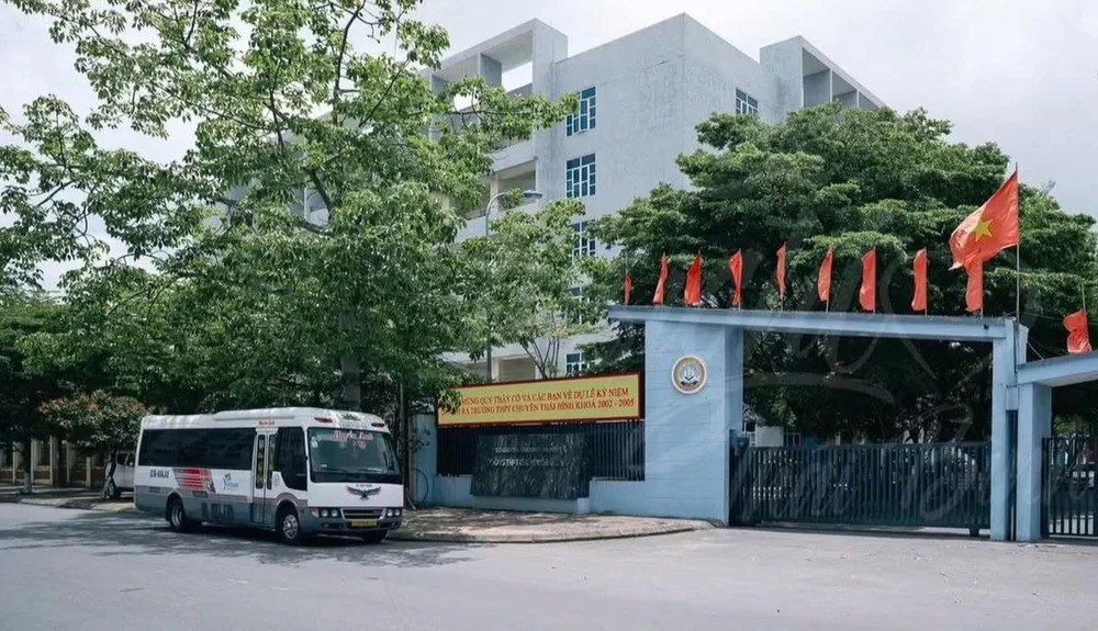 Chung kết Olympia năm thứ 26: Hai trường chuyên lần đầu có điểm cầu truyền hình - Ảnh 3. Chung kết Olympia năm thứ 26: Hai trường chuyên lần đầu có điểm cầu truyền hình - Ảnh 3.