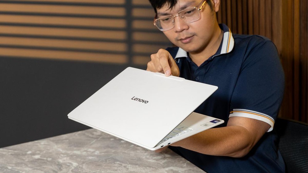Danh sách laptop Lenovo mỏng nhẹ, đáng mua dịp cuối năm - Ảnh 1. Danh sách laptop Lenovo mỏng nhẹ, đáng mua dịp cuối năm - Ảnh 1.