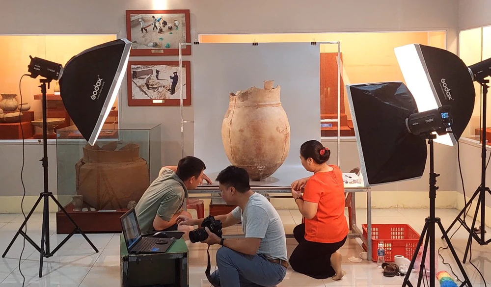 Chuyển đổi số tạo động lực phát triển nguồn nhân lực văn hóa (kỳ 1): Con người quyết định giá trị của chuyển đổi số văn hóa - Ảnh 2. Chuyển đổi số tạo động lực phát triển nguồn nhân lực văn hóa (kỳ 1): Con người quyết định giá trị của chuyển đổi số văn hóa - Ảnh 2.