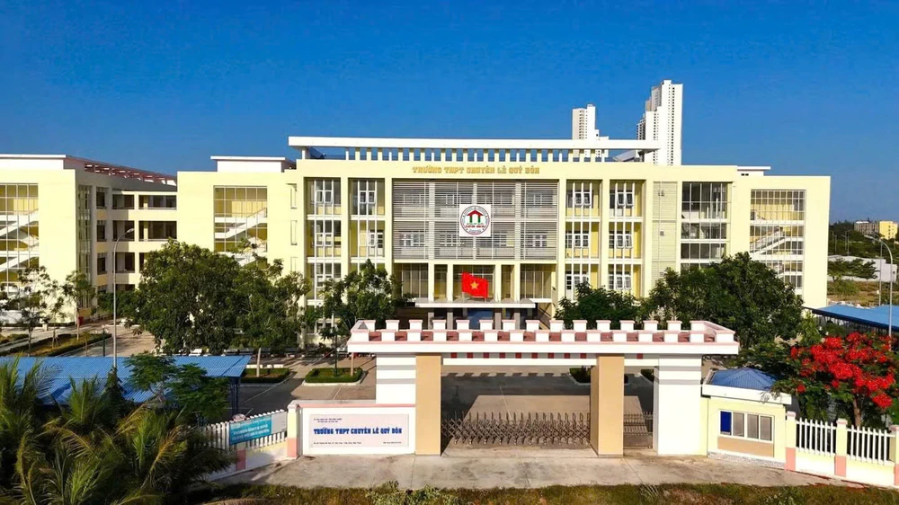 Chung kết Olympia năm thứ 26: Hai trường chuyên lần đầu có điểm cầu truyền hình - Ảnh 4. Chung kết Olympia năm thứ 26: Hai trường chuyên lần đầu có điểm cầu truyền hình - Ảnh 4.