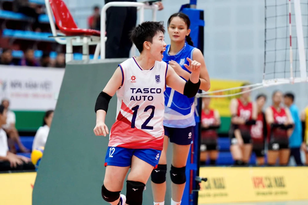Bóng chưa chạm sàn, giấc mơ còn tiếp tục - Ảnh 1.