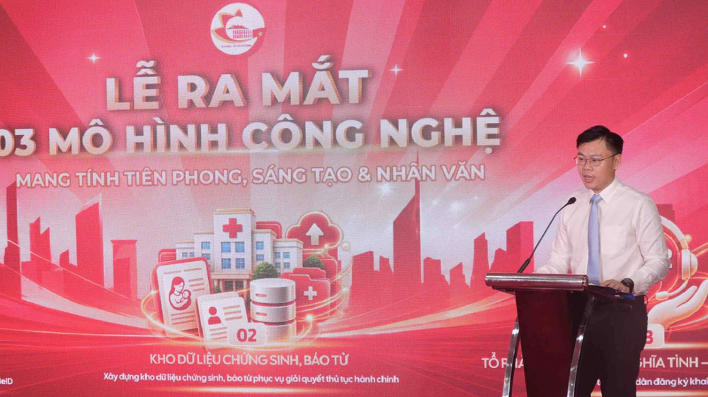 Phó Chủ tịch UBND TPHCM Trương Minh Huy Vũ phát biểu tại buổi lễ. (Ảnh: VP)