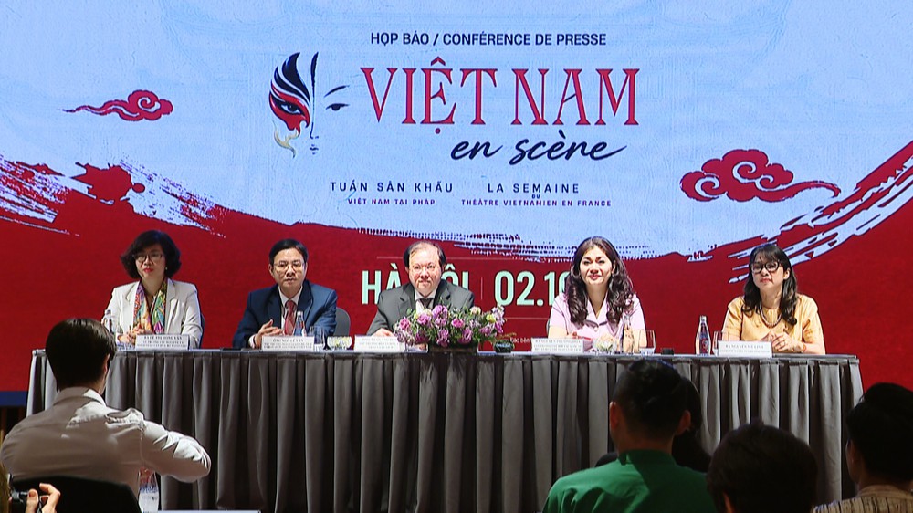 "Hồn Trương Ba, da hàng thịt" được đạo diễn Pháp dựng mới, tham dự Tuần Sân khấu Việt Nam tại Paris - Ảnh 1. "Hồn Trương Ba, da hàng thịt" được đạo diễn Pháp dựng mới, tham dự Tuần Sân khấu Việt Nam tại Paris - Ảnh 1.