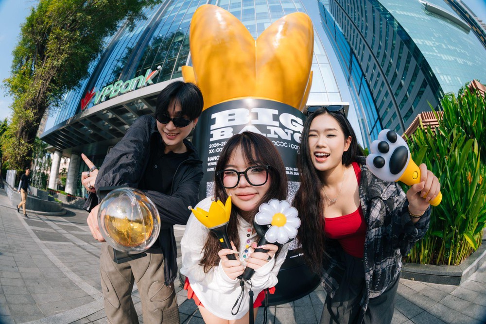 Từ sáng sớm đến tối muộn, fan BIGBANG liên tục tìm đến địa điểm này ở Hà Nội và TP.HCM - Ảnh 3. Từ sáng sớm đến tối muộn, fan BIGBANG liên tục tìm đến địa điểm này ở Hà Nội và TP.HCM - Ảnh 3.