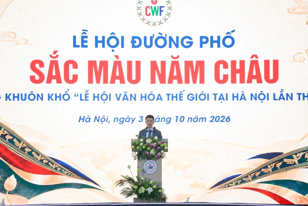 Ấn tượng Lễ hội đường phố "Sắc màu năm châu" tại Hà Nội - Ảnh 1.