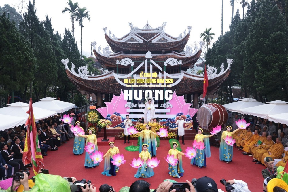 Hà Nội lần thứ ba liên tiếp được vinh danh "Điểm đến văn hóa hàng đầu Việt Nam" - Ảnh 2. Hà Nội lần thứ ba liên tiếp được vinh danh "Điểm đến văn hóa hàng đầu Việt Nam" - Ảnh 2.