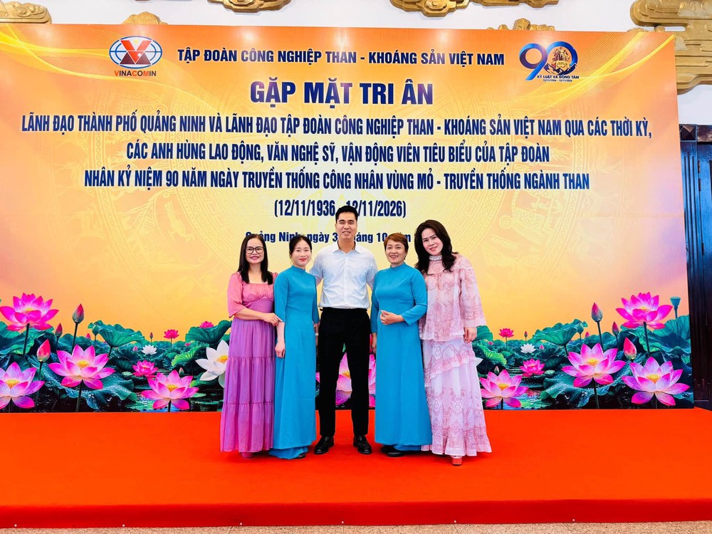 Tin nóng bóng đá Việt hôm nay 31/10: HLV Lê Quang Trãi bức xúc với trọng tài; Diễm My được vinh danh là VĐV tiêu biểu ngành Than - Ảnh 2.