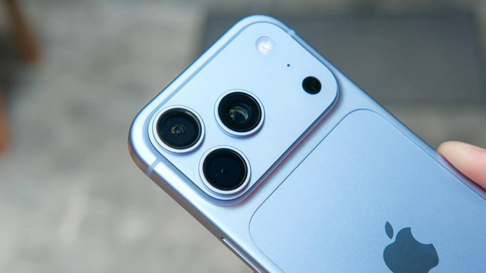 Samsung Galaxy S26 Ultra hay iPhone 18 Pro mới: Đặt lợi thế riêng mỗi máy lên bàn cân - Ảnh 2.