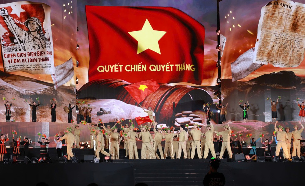 Thái Nguyên thăng hoa trong đêm nghệ thuật "Tráng ca miền gió ngàn - Tinh hoa trà Việt" - Ảnh 1.